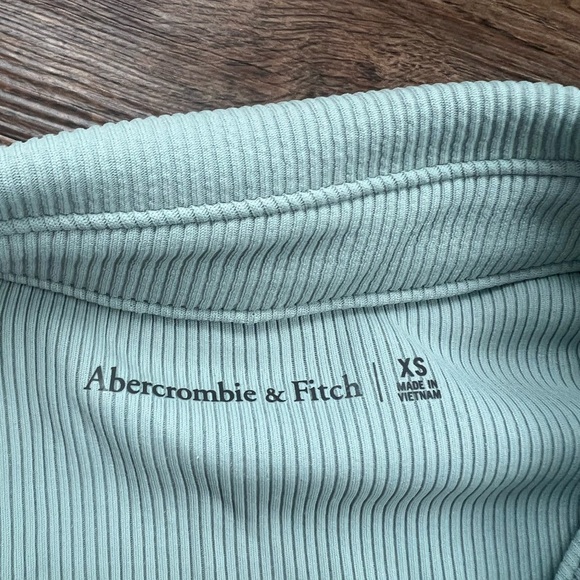 Light blue/green/grey button up to Abercrombie and Fitch - Picture 3 of 4